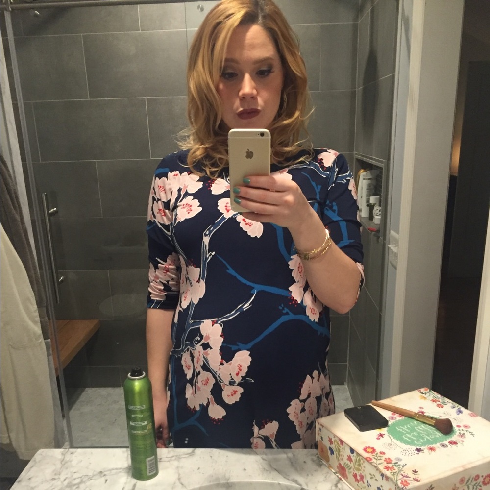 A pea in the pod (L) maternity dress for Women